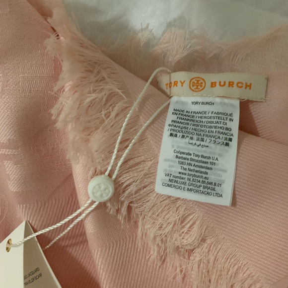 Logo Jacquard traveler scarf - Picture 10 of 13